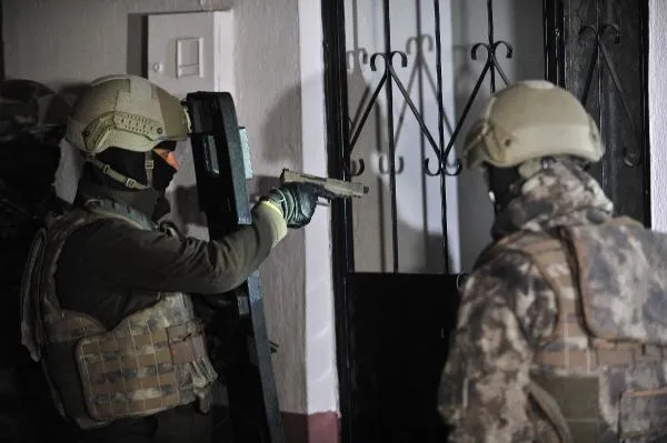 Bursa’da FETÖ operasyonu | Aranan 20 terörist yakalandı! Üzerlerinden F serisi 1 dolar çıktı