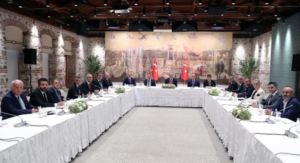 Son dakika: Başkan Erdoğan, TİM Başkanı Gültepe ve yönetim kurulu üyelerini kabul etti