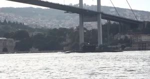 Rus denizaltı İstanbul Boğazı’ndan geçti