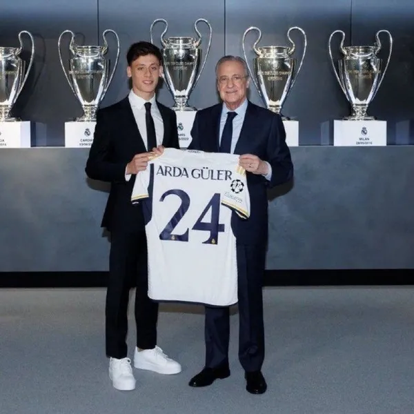 arda-guler-real-madride-imzayi-atti-iste-forma-numarasi-1688725856651.jpeg Arda Güler Real Madrid'e imzayı attı! İşte forma numarası - 4
