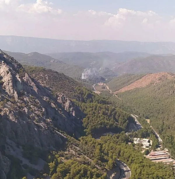 Son dakika: Marmaris'te orman yangını! Havadan ve karadan müdahale - 2