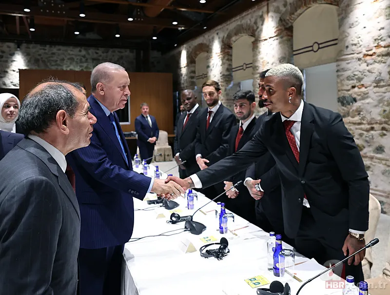 Başkan Erdoğan Galatasaray'ı kabul etti! Osimhen formasını hediye etti 9