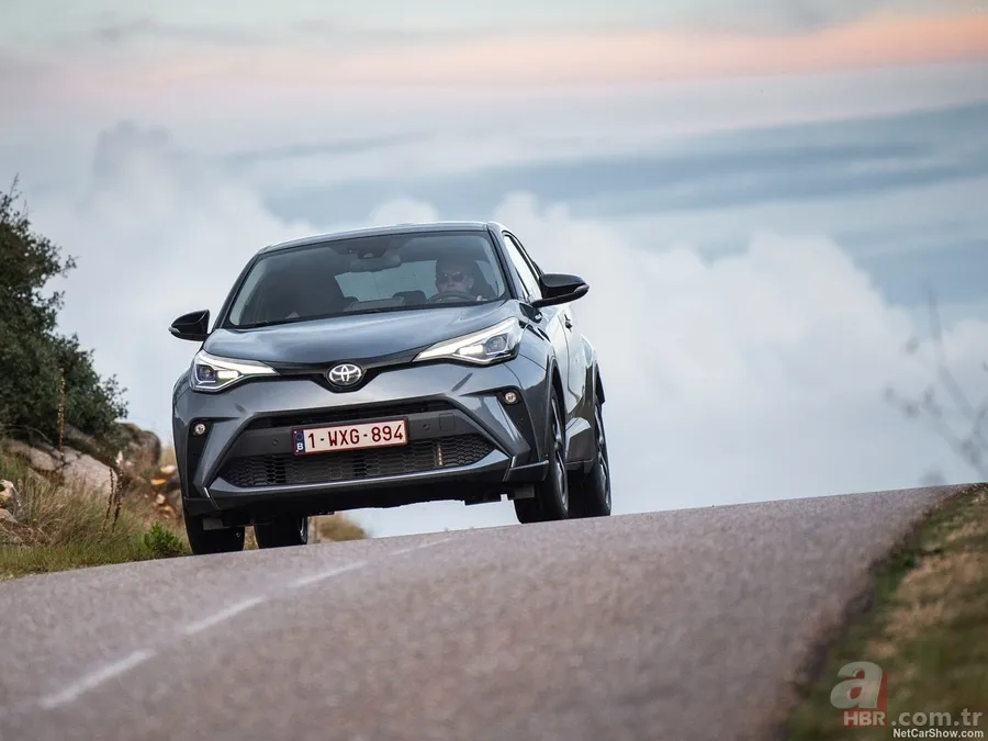 2020 Toyota C-HR yenilendi! Türkiye’de üretilen yeni Toyota C-HR'nin motor ve donanım özellikleri neler? 21
