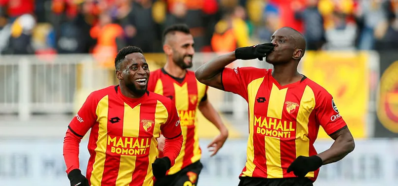 Demba Ba, Çin'e transfer oluyor