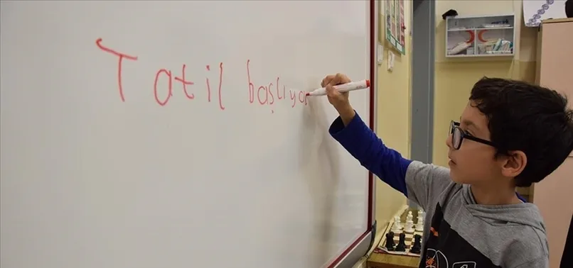 Yarın okul var mı? 2022 Kasım okullarda ilk ara tatil ne zaman, hangi gün başlayacak? Ara tatil kaç gün sürecek?