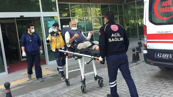 makine-kontrolden-cikti-odun-kesmek-isterken-kolunu-kesti-1639407190090.jpeg Ankara'da talihsiz kaza! Odun keseceğim derken kolunu kesti - 1
