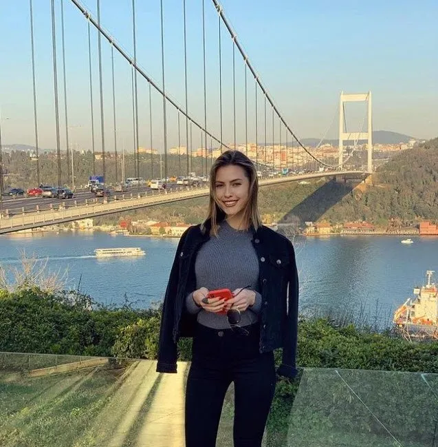 Chloe Loughnan'ın sevgilisinin kim olduğu ortaya çıktı