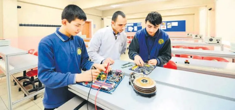 Çalışan liseliye ayda bin TL maaş