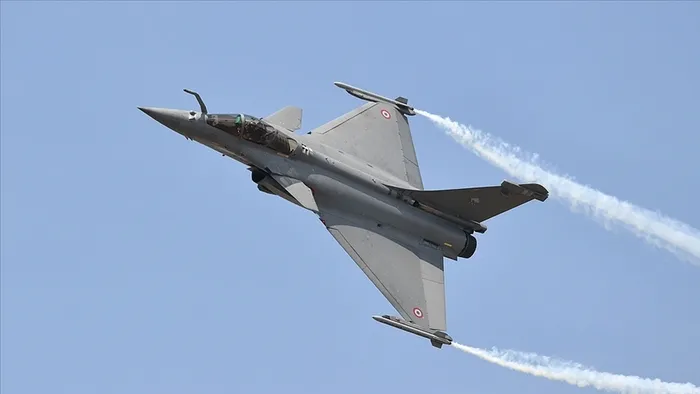 Fransa’dan Yunanistan’a yeni Rafale savaş uçakları
