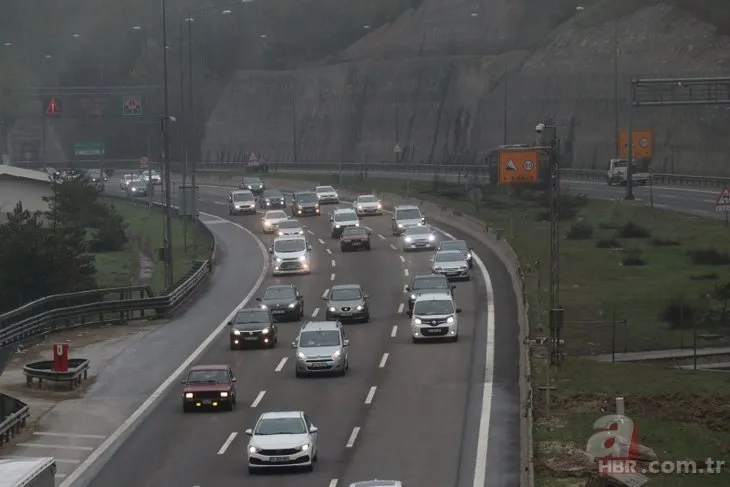 Anadolu Otoyolu’nun Bolu ve Düzce kesiminde bayram trafiği başladı! ’Kilit kavşakta’ yine aynı görüntü