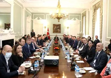 Hazine ve Maliye Bakanı Nureddin Nebati Londra'da yabancı yatırımcılarla görüştü