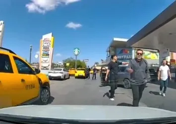 Çanakkale'de yol verme tartışması kavgaya dönüştü! O anlar kamerada