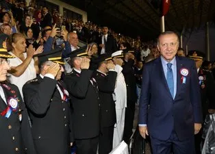 Başkan Erdoğan'ın katıldığı Jandarma ve Sahil Güvenlik Akademisi Başkanlığı Subay ve Astsubay Mezuniyet Töreni'nden dikkat çeken kare
