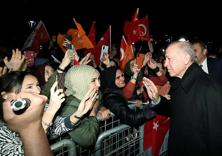 Başkan Recep Tayyip Erdoğan’a İstanbul’da büyük ilgi! Seçim sonuçlarını Ankara’da takip edecek