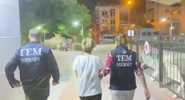 1666900098189.jpg CHP'li Mersin Büyükşehir Belediyesi'nde PKK iltisaklı otobüs şoförü! Asiye Şahin tutuklandı - 1