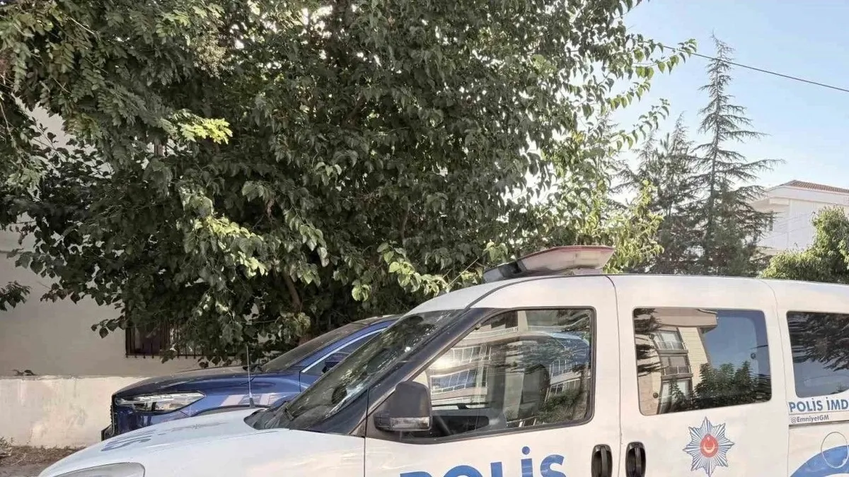Polis katil zanlısını her yerde arıyor