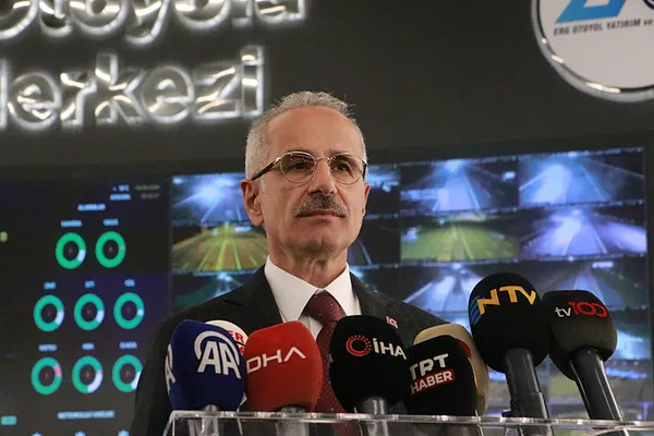 bayram-tatilinde-kopru-ve-otoyollar-9-gun-boyunca-ucretsiz-1712257147673.jpg Bayram tatilinde köprü ve otoyollar 9 gün boyunca ücretsiz! - 1