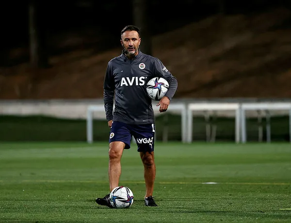 fenerbahce-teknik-direktoru-pereiradan-frankfurt-maci-oncesi-mesut-ozil-aciklamasi-1631725485613.jpg Fenerbahçe Teknik Direktörü Pereira'dan Frankfurt maçı öncesi Mesut Özil açıklaması - 1