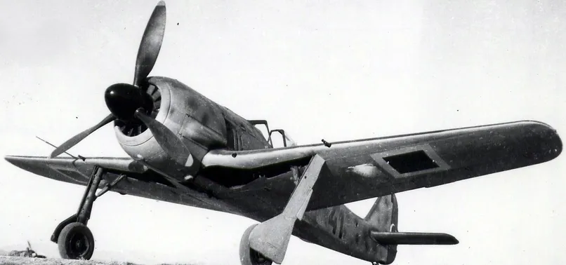 70 yıldır yer altında gömülü olan savaş uçakları çıkartılıyor