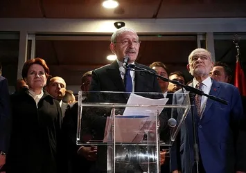 Meral Akşener'in yüzü neden asıktı? 6'lı koalisyon toplantısında neler yaşandı? Bombalar peş peşe patlıyor
