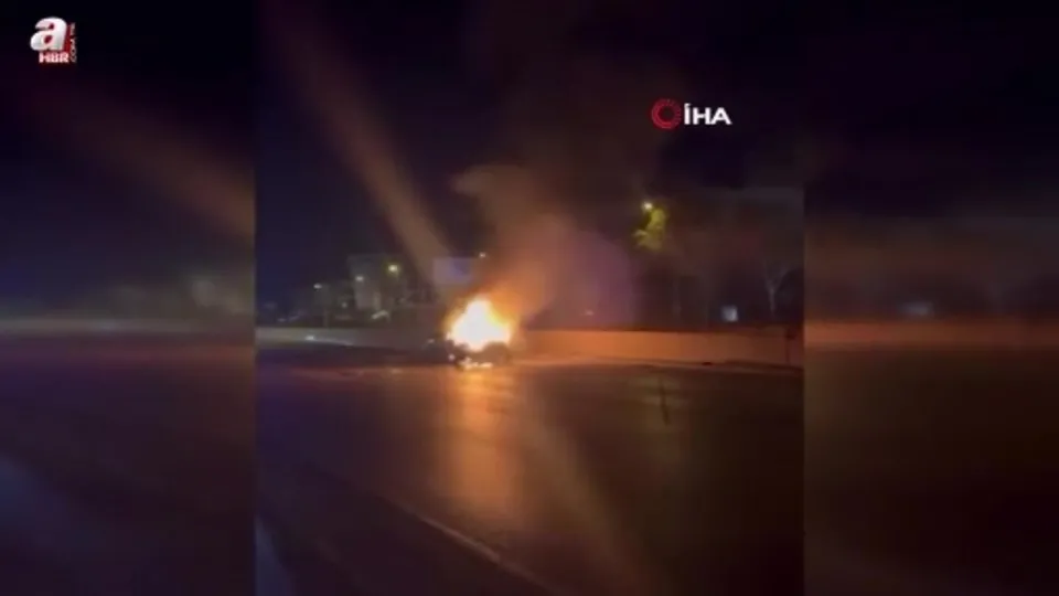 Bursa’da bir otomobil alev alev yandı