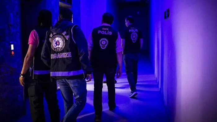 Ankara'da FETÖ'nün 'hücre evleri'ne operasyon: 30 gözaltı - 1