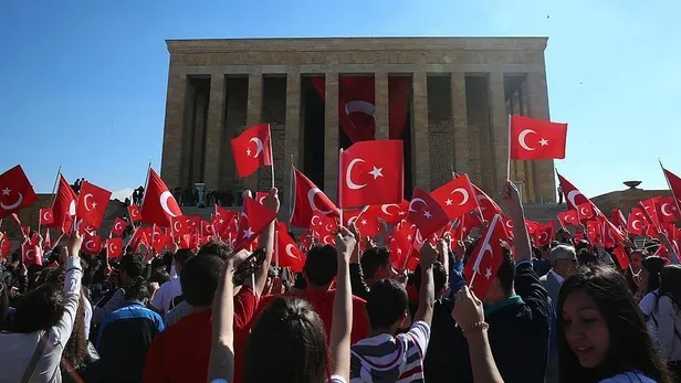 19-mayis-hangi-gune-denk-geliyor-hafta-ici-mi-19-mayis-ataturku-anma-genclik-ve-spor-bayrami-resmi-tatil-mi-1745392808452.jpg A Haber Foto Arşiv