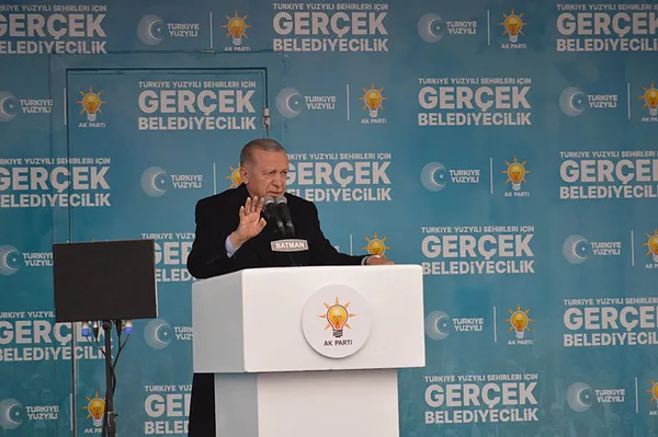 Diyarbakır ve Batman'da Başkan Erdoğan heyecanı! Mitinglerde önemli mesajlar: DEM terör siyasetiyle oylarınıza ipotek koymak istiyor - 1