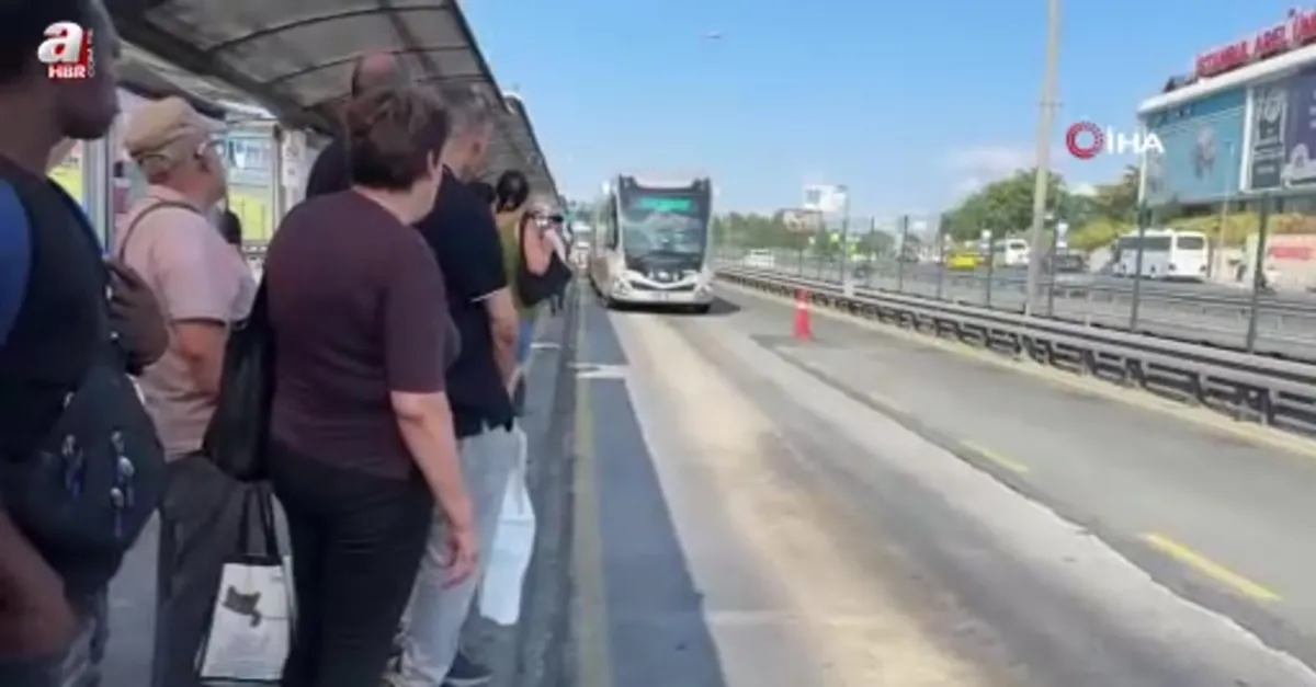 İstanbul'da metrobüs arızası