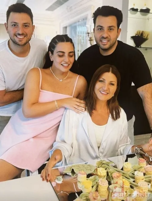 Sibel Can'a çocuklarından doğum günü sürprizi! Kızı Melisa Ural paylaştı... 9