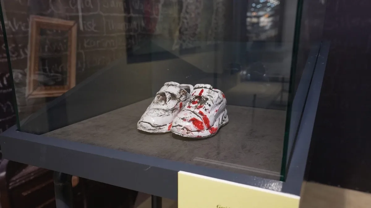 Kalyon Kültür Filistin’e destek için “Sessiz Ayakkabılar” sergisini hayata geçirdi