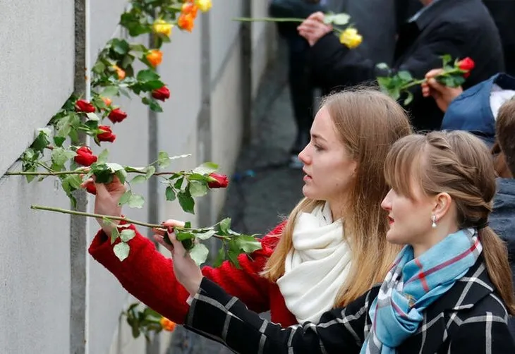 Almanya Berlin Duvarı’nın yıkılışının 30. yıl dönümünü kutladı