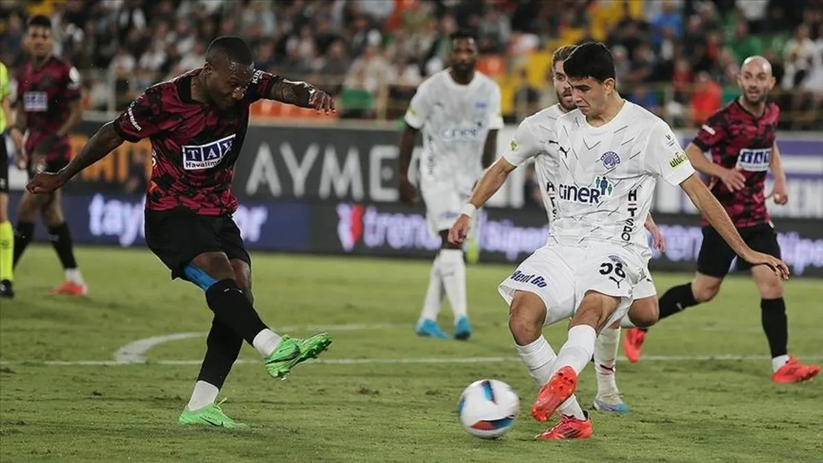 İki takımda da kötü gidişe dur demek istiyor! Kasımpaşa evinde Alanyaspor'u konuk edecek