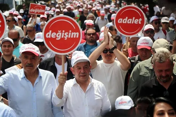 1689902852184.jpeg CHP yangın yeri! Parti içinde skandalların ardı arkası kesilmiyor! Özcan'dan Kılıçdaroğlu'na salvo: Zavallısın... Yalan söylüyorsun - 4
