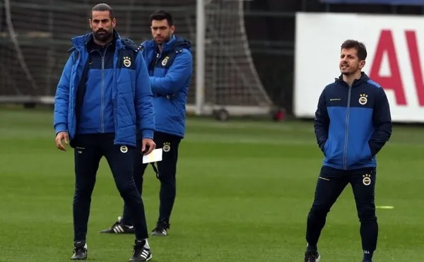 1620233081011.jpg Galatasaray'ın eski yıldızını Fenerbahçe istiyor! Fatih Terim'in göz bebeğiydi - 3