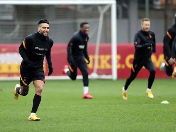 Galatasaray’da Radamel Falcao takımla çalıştı!