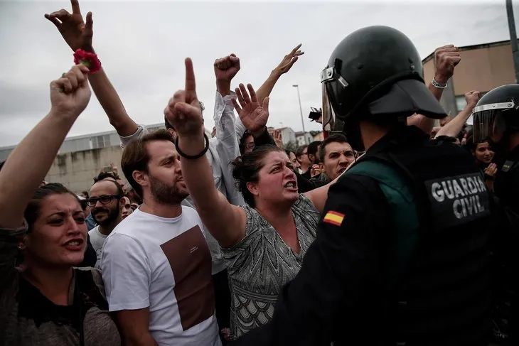 İspanya’da referandum girişimine müdahale
