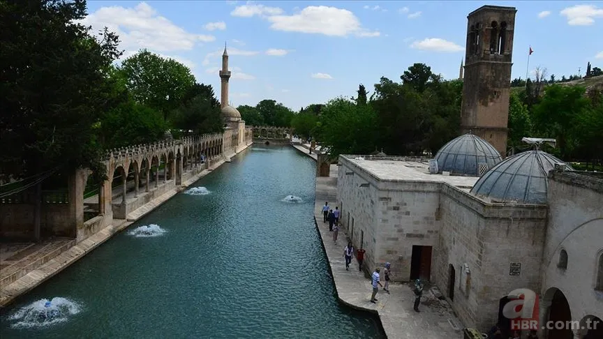 Balıklıgöl Hikayesi | Balıklar neden yenmiyor? Hz. İbrahim'in Balıklıgöl kıssası gerçek mi? Kur'an-ı Kerim'de anlatılıyor mu? 2