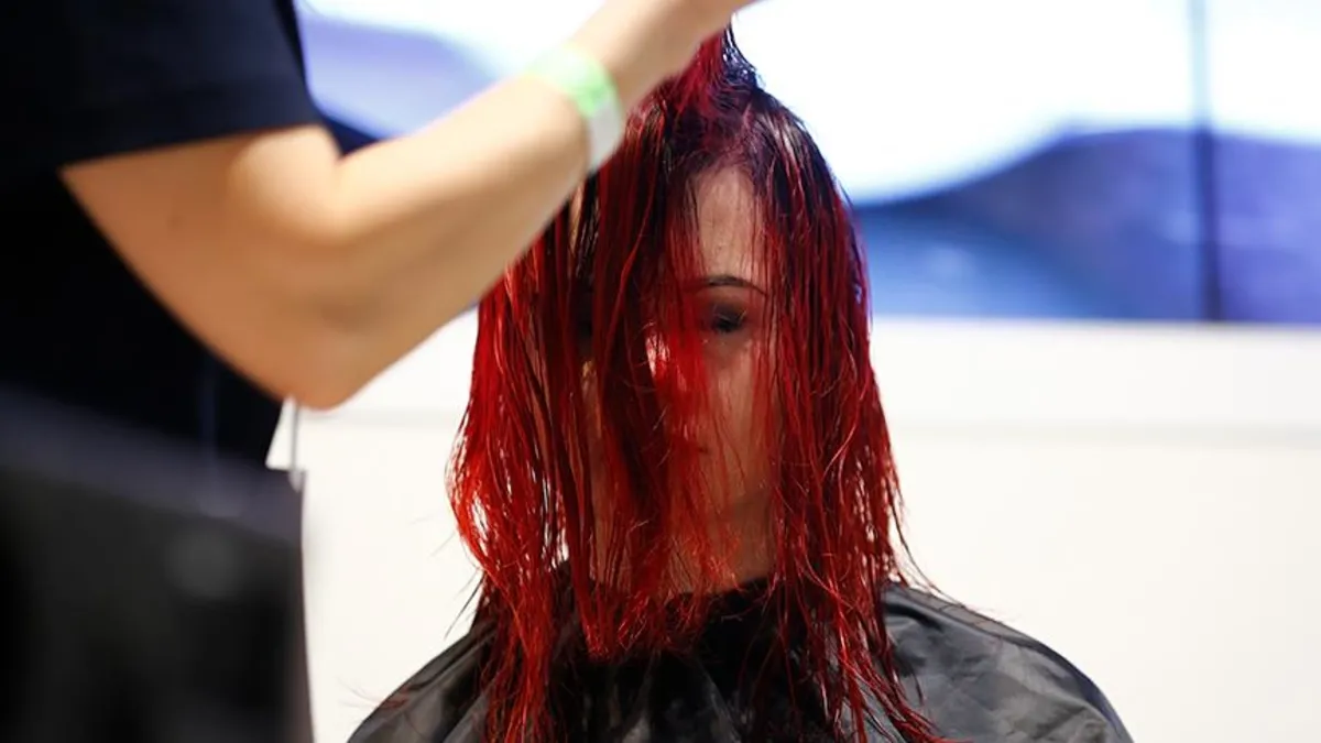 Saçlarınız çok sık yağlanıyorsa dikkat! Herkes bu hatayı yapıyor...