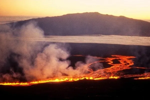 Dünyanın en büyük yanardağı için korkutan uyarı! Depremler felakete yol açabilir