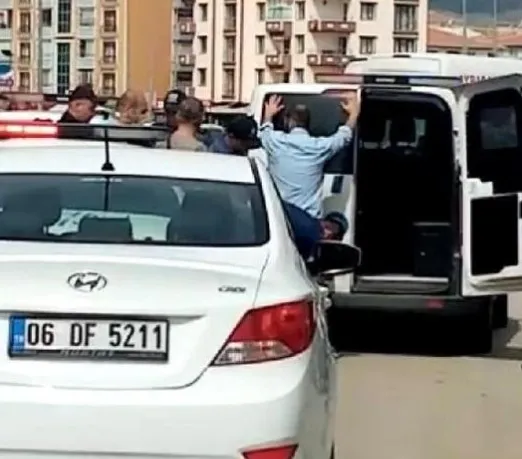 Ankara’da vahşet! 10 yıllık eşini sokak ortasında öldürdü - 3