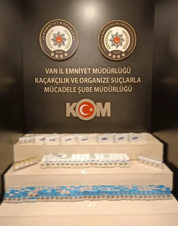vanda-kacakcilik-operasyonu-el-bombasi-ve-gumruk-kacagi-malzeme-ele-gecirildi-1666590902218.jpg Van’da kaçakçılık operasyonu! El bombası ve gümrük kaçağı malzeme ele geçirildi - 2