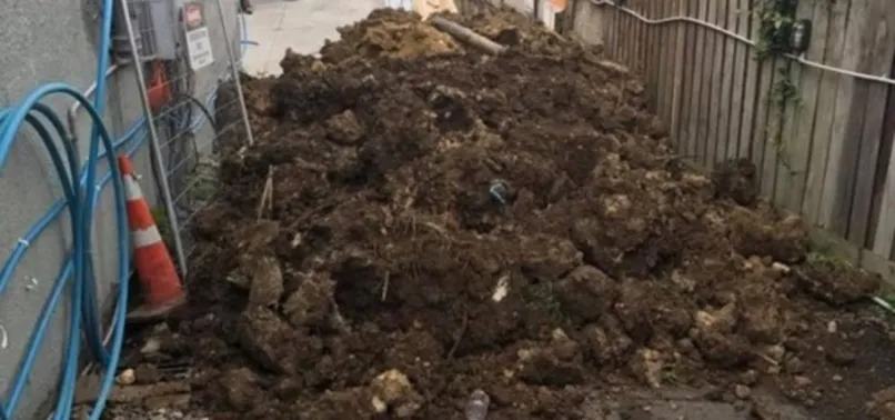 Borcunu ödemeyen adama 'pislik' dolu hediye!