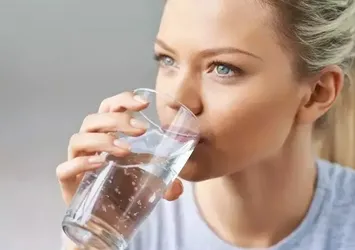 Avrupalılar su yerine içiyor! Faydaları saymakla bitmiyor