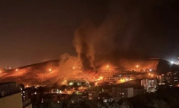 İran karıştı: Hapishanede dev yangın