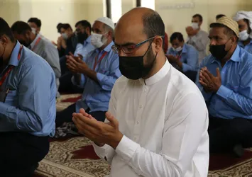 Pakistan'da eller semaya Türkiye için kalktı