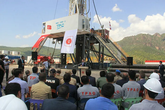Enerji ve Tabii Kaynaklar Bakanı Berat Albayrak'tan flaş açıklama: Uçakla gravite veri toplama işlemine başladık - 1
