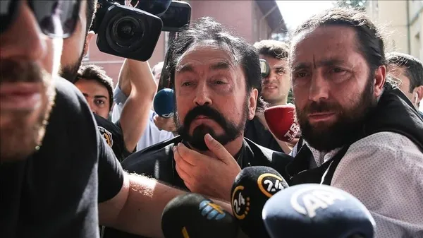 1657037473778.jpg Adnan Oktar suç örgütündeki firari kardeşler yakayı ele verdi! Turnike sisteminin başındaki kilit isimler yakalandı - 1