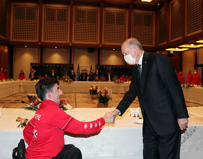 Başkan Erdoğan, milli sporcuları kabul etti - 1