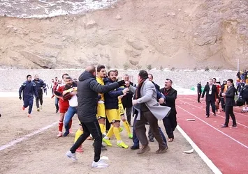 Olaylı maçı Gümüşhanespor kazandı